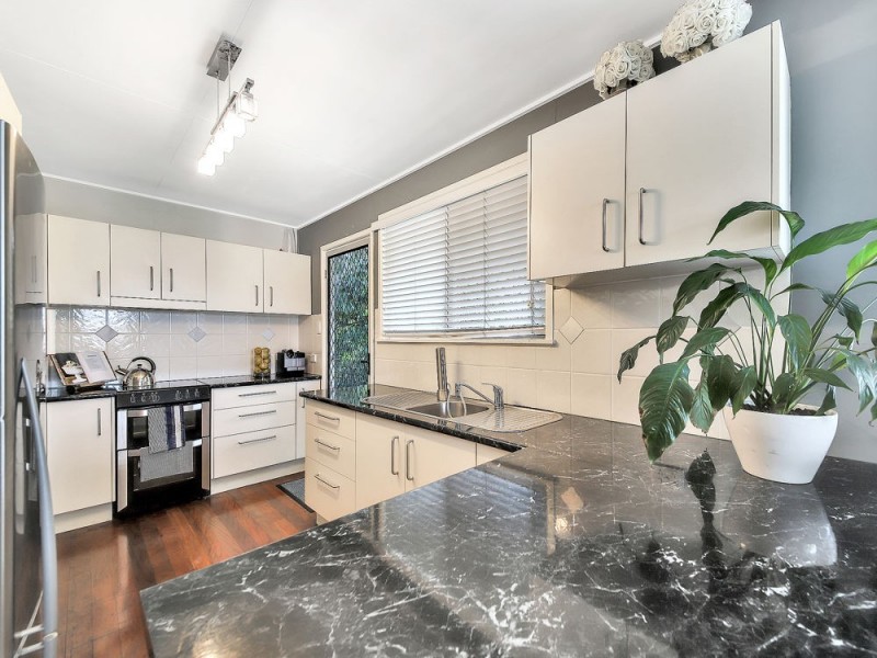 79 Moreton Ave, Wynnum QLD 4178
