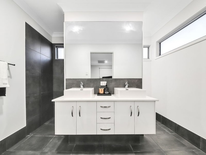 20 Campbell Street, Wakerley QLD 4154
