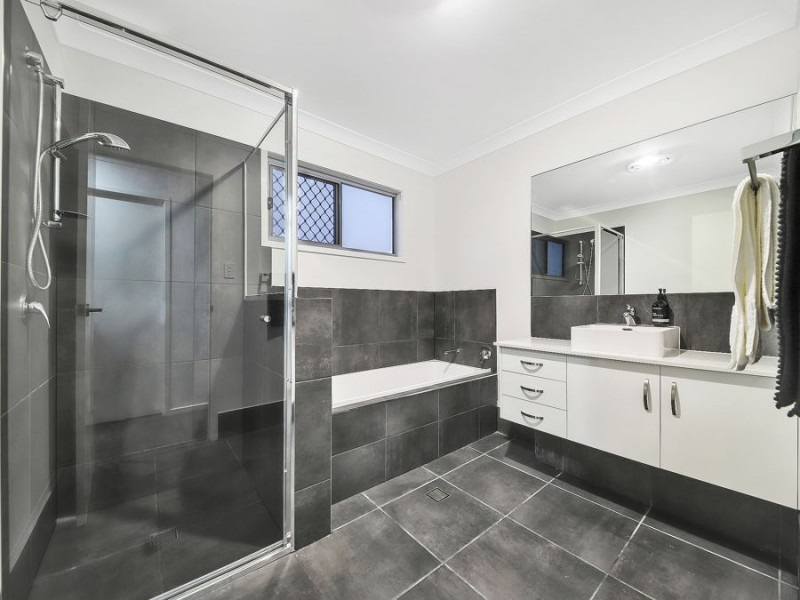 20 Campbell Street, Wakerley QLD 4154