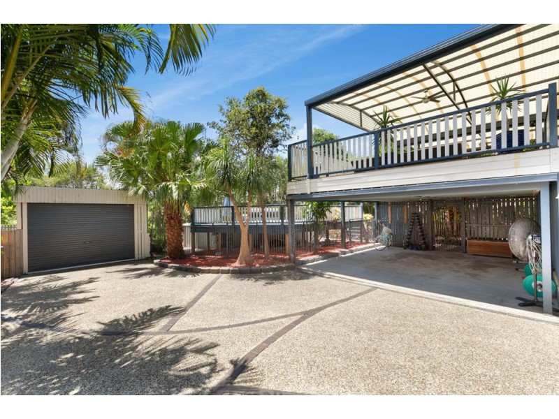 2 Gordon Parade, Manly QLD 4179