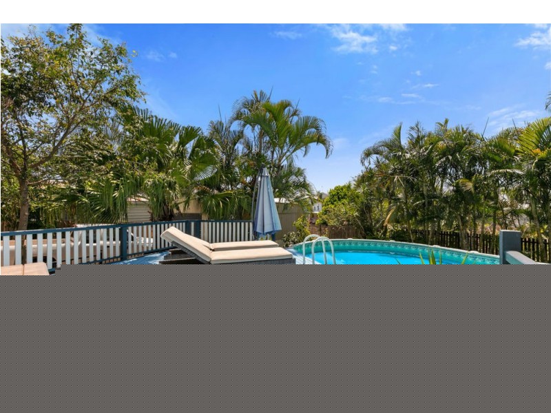 2 Gordon Parade, Manly QLD 4179