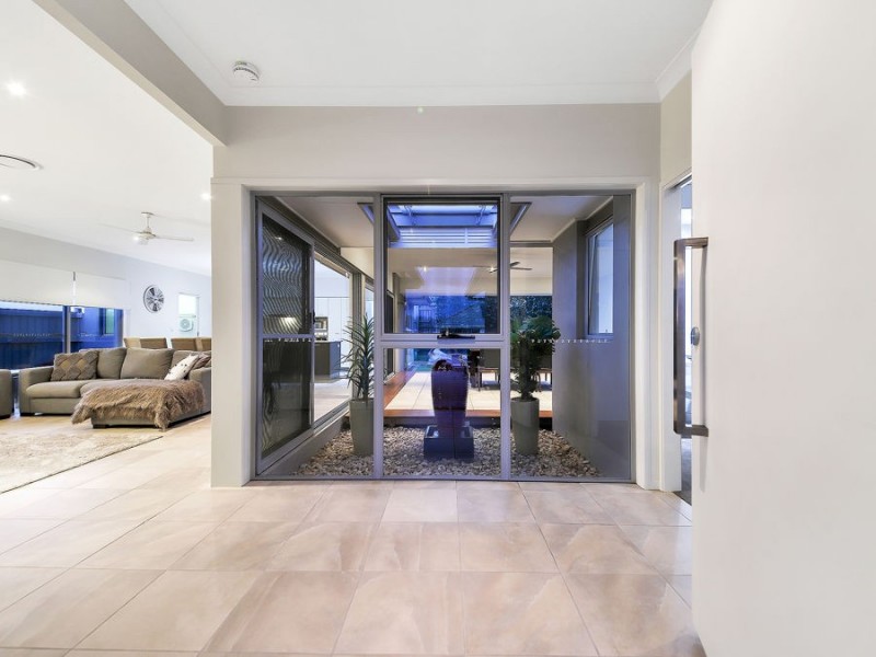 14 Macquarie Street, Wakerley QLD 4154