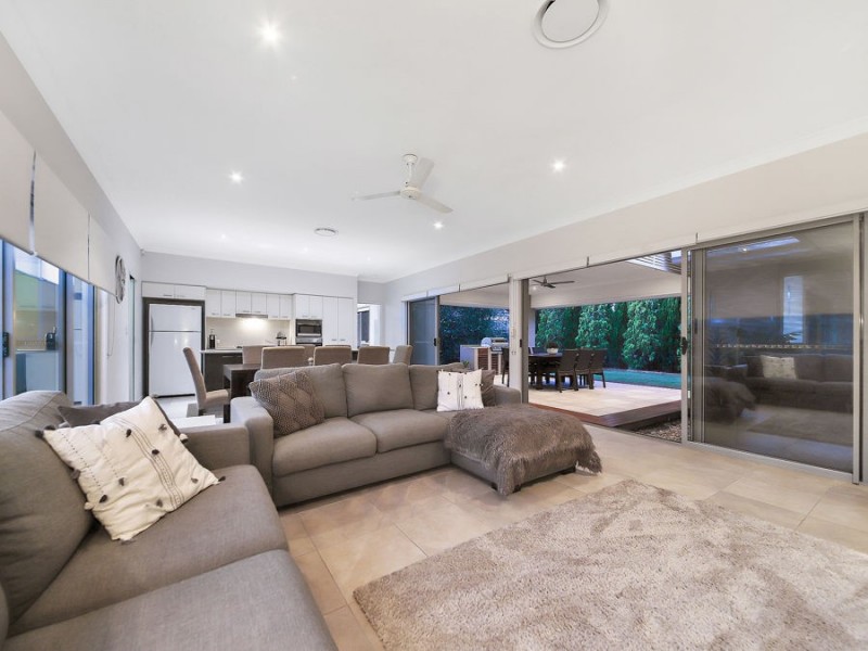 14 Macquarie Street, Wakerley QLD 4154