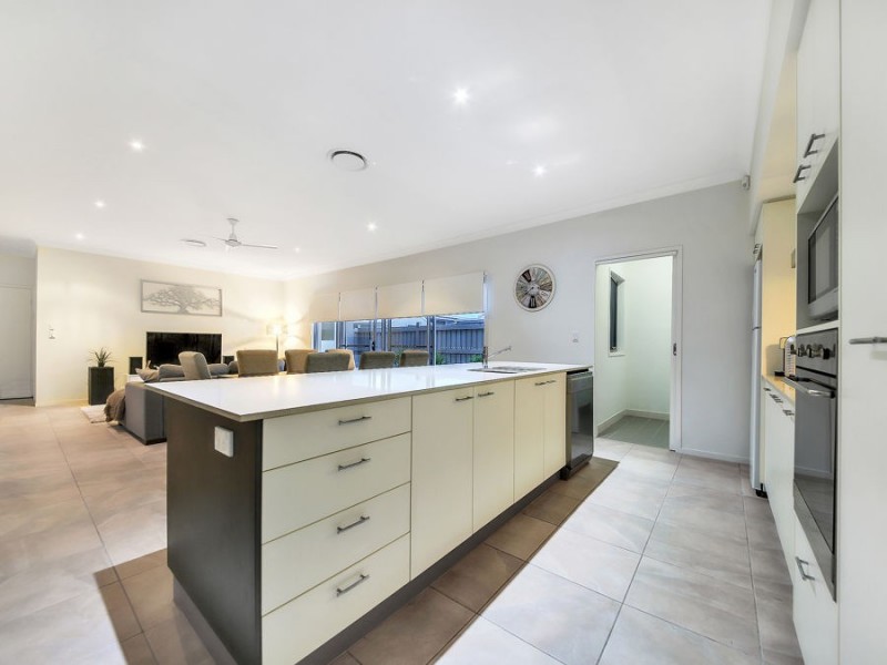 14 Macquarie Street, Wakerley QLD 4154