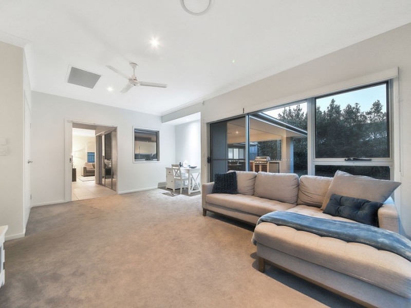 14 Macquarie Street, Wakerley QLD 4154