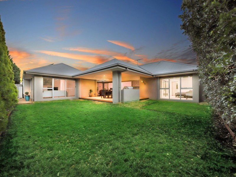 14 Macquarie Street, Wakerley QLD 4154