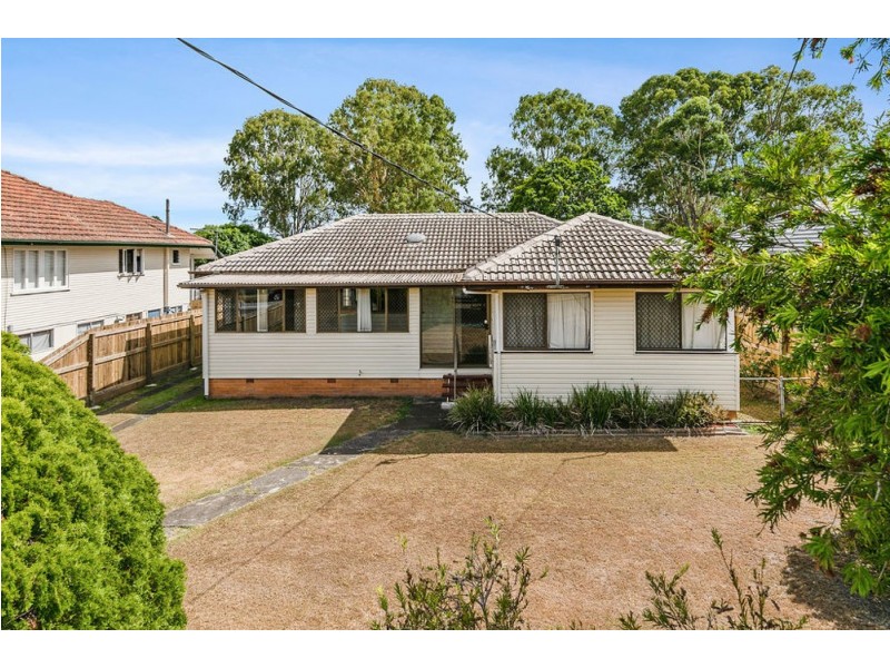 57 Sandy Camp Rd, Wynnum QLD 4178