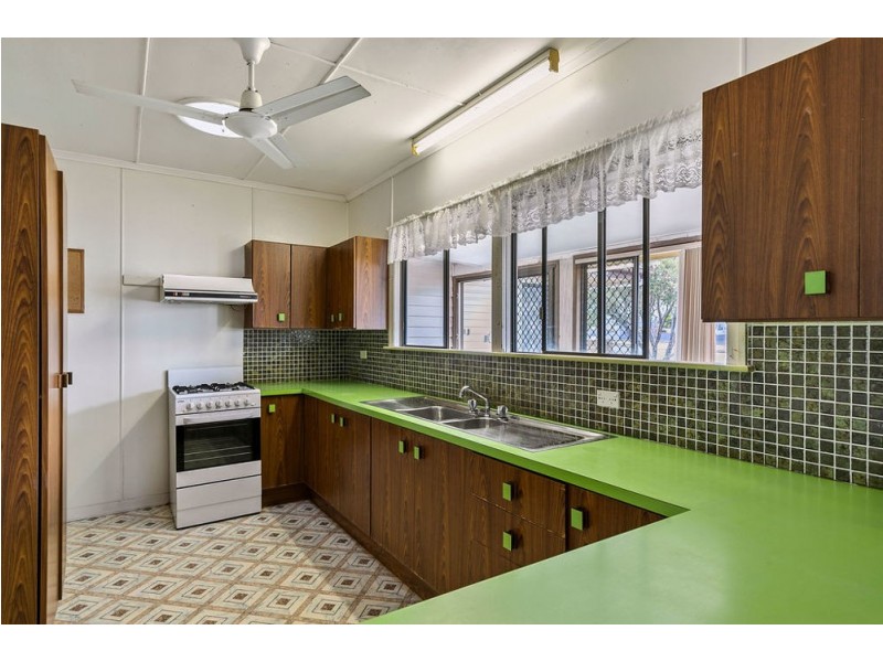57 Sandy Camp Rd, Wynnum QLD 4178