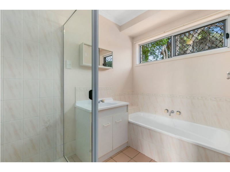 48 Harman St, Manly QLD 4179