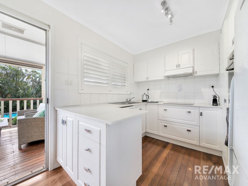 67 Roseberry Parade, Wynnum West QLD 4178