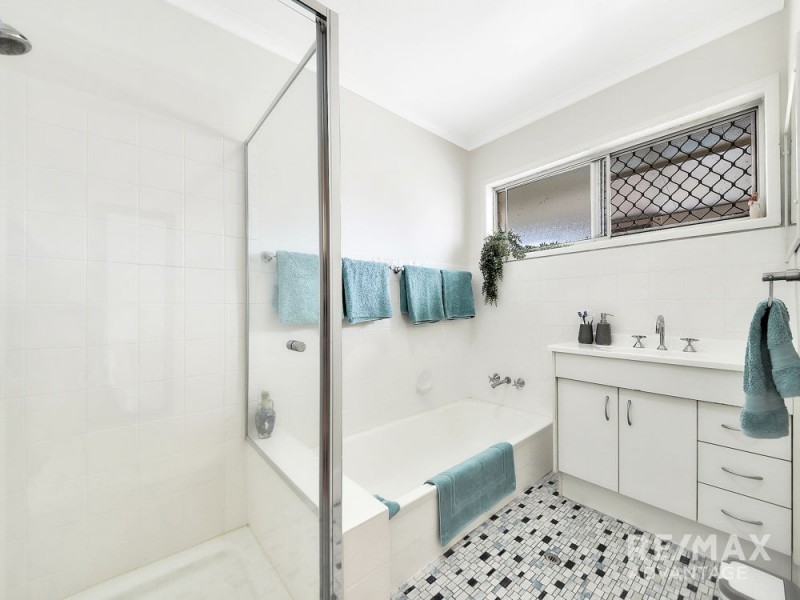 67 Roseberry Parade, Wynnum West QLD 4178