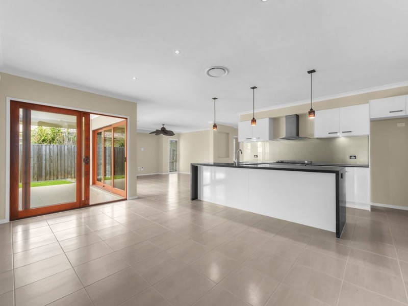 12 Foxwood Circuit, Wakerley QLD 4154