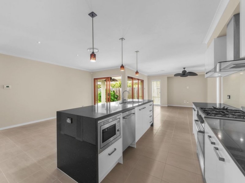 12 Foxwood Circuit, Wakerley QLD 4154