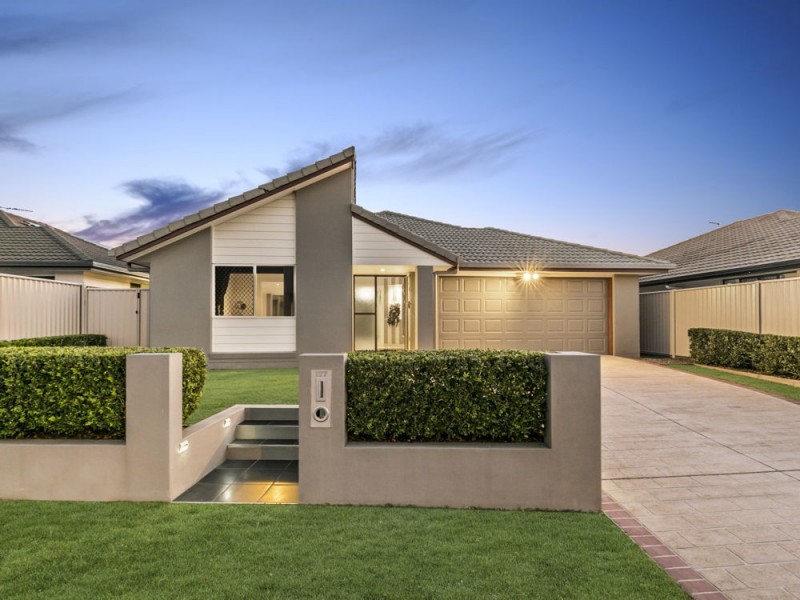 127 Ropley Road, Wynnum West QLD 4178