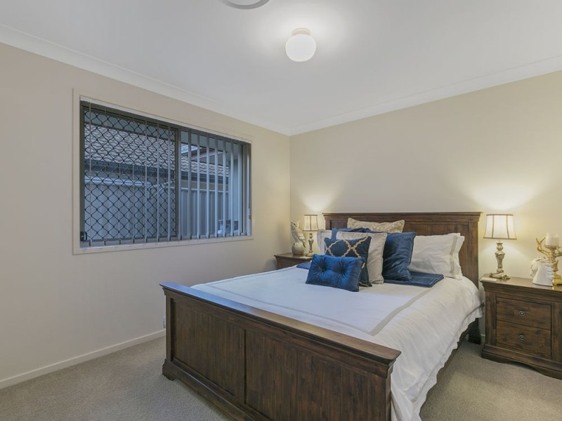 127 Ropley Road, Wynnum West QLD 4178