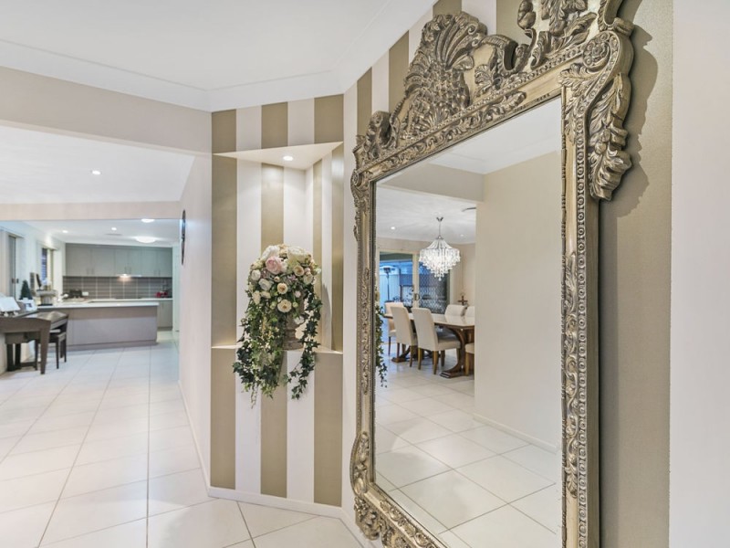 127 Ropley Road, Wynnum West QLD 4178