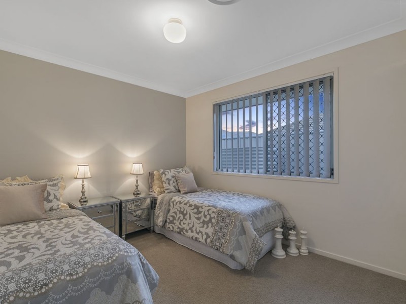 127 Ropley Road, Wynnum West QLD 4178