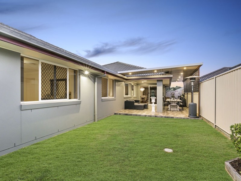 127 Ropley Road, Wynnum West QLD 4178