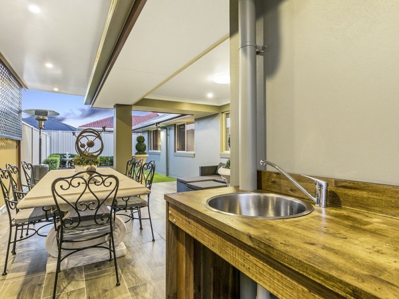 127 Ropley Road, Wynnum West QLD 4178