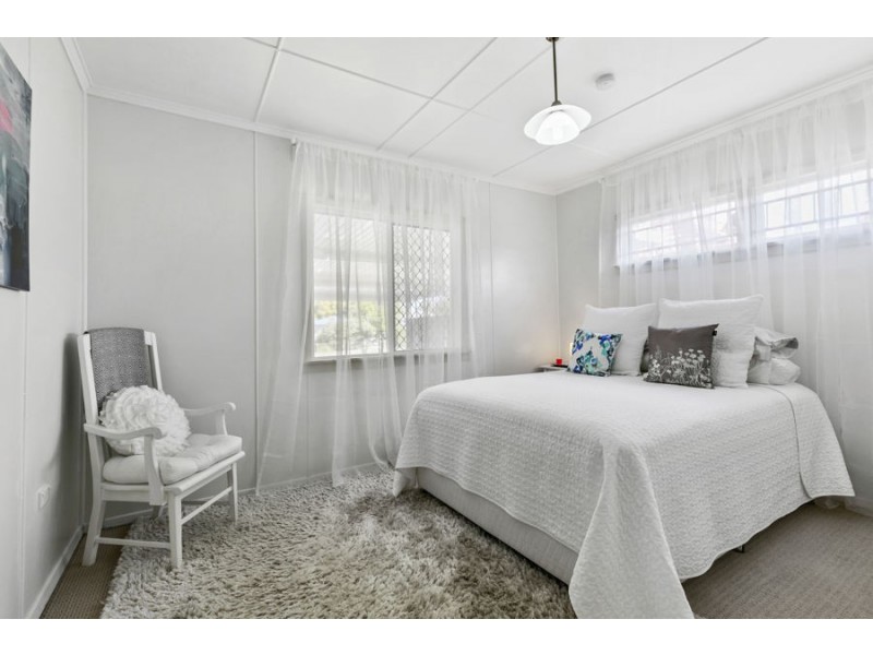 155 Wondall Road, Wynnum West QLD 4178