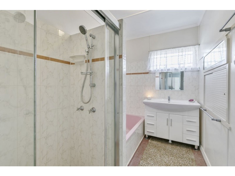 155 Wondall Road, Wynnum West QLD 4178