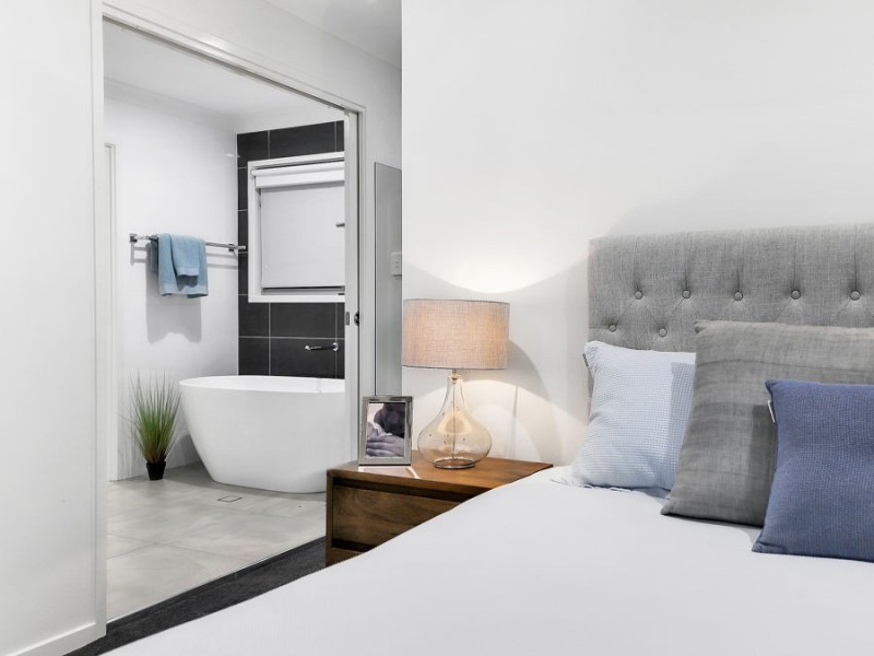 1 Paige Crescent, Wakerley QLD 4154