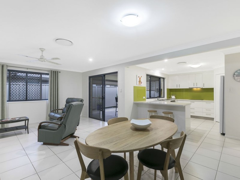 10 Cola Crescent, Wynnum West QLD 4178