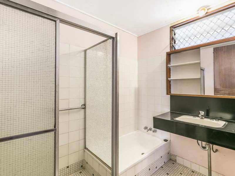 112 Malabar Street, Wynnum West QLD 4178