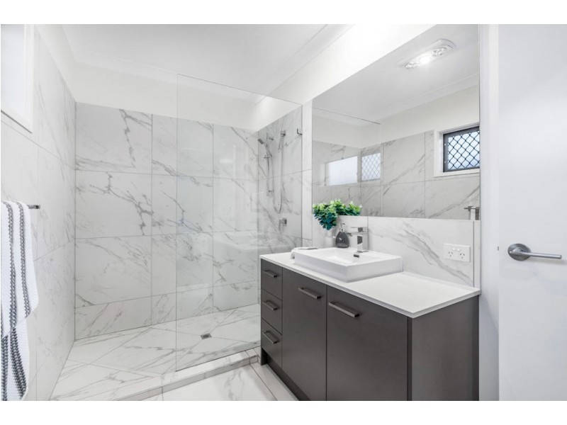 98 Richard Street, Lota QLD 4179