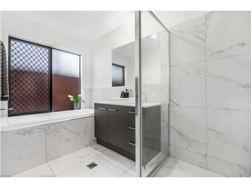 98 Richard Street, Lota QLD 4179