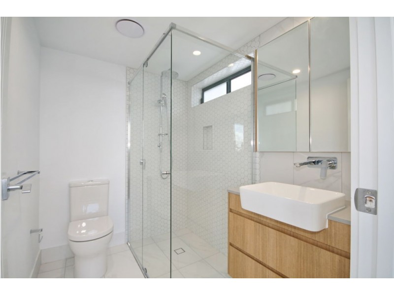 201/44 Bay Terrace, Wynnum QLD 4178