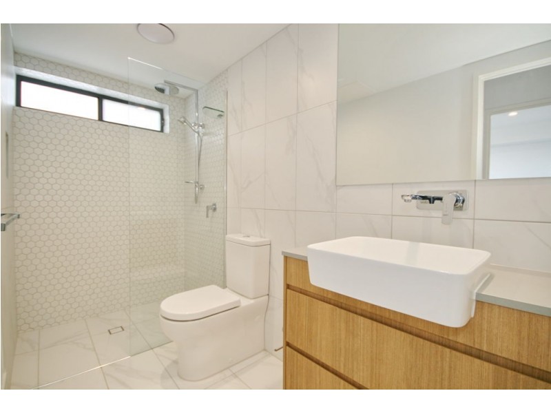 201/44 Bay Terrace, Wynnum QLD 4178