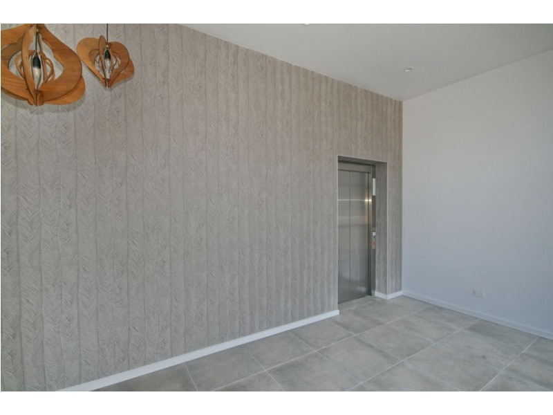 201/44 Bay Terrace, Wynnum QLD 4178
