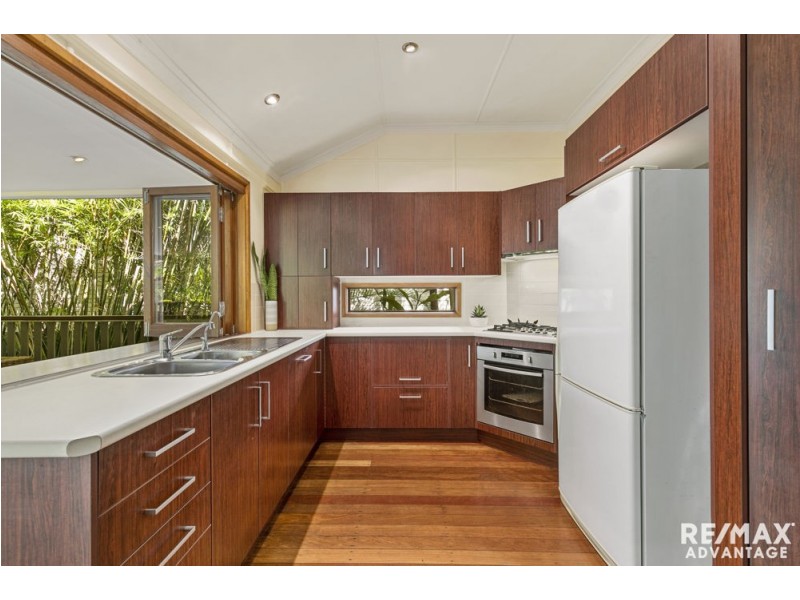 16 Bird Street, Manly QLD 4179