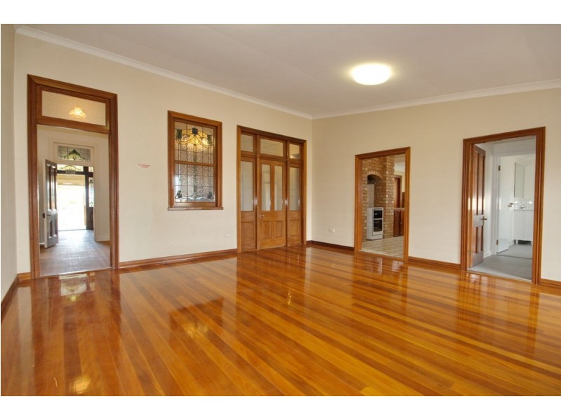 10 Preston Road, Manly QLD 4179