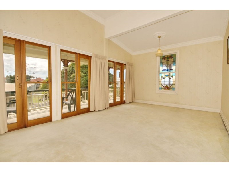 10 Preston Road, Manly QLD 4179