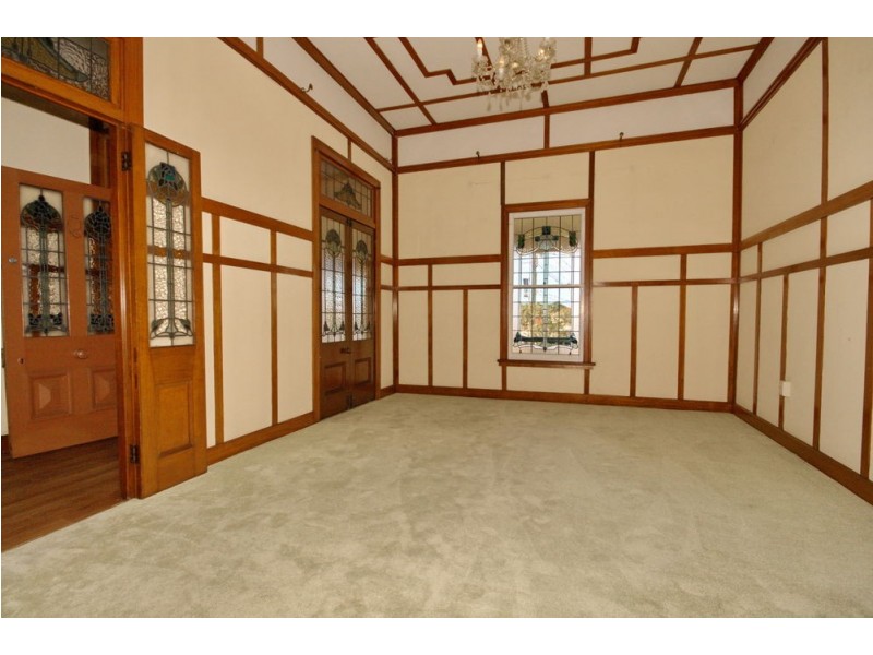 10 Preston Road, Manly QLD 4179