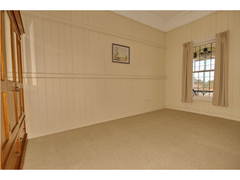 10 Preston Road, Manly QLD 4179