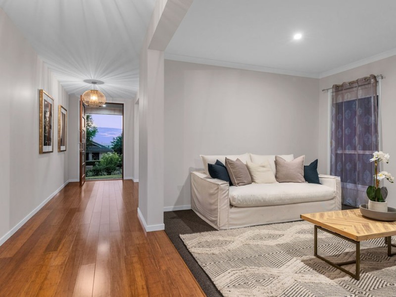 14 Warren Street, Wakerley QLD 4154