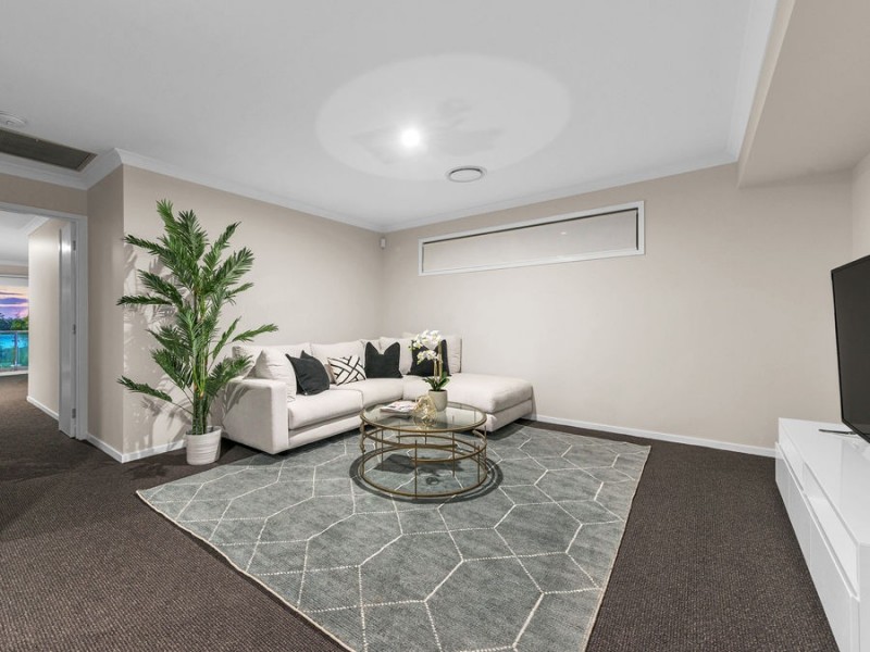 14 Warren Street, Wakerley QLD 4154