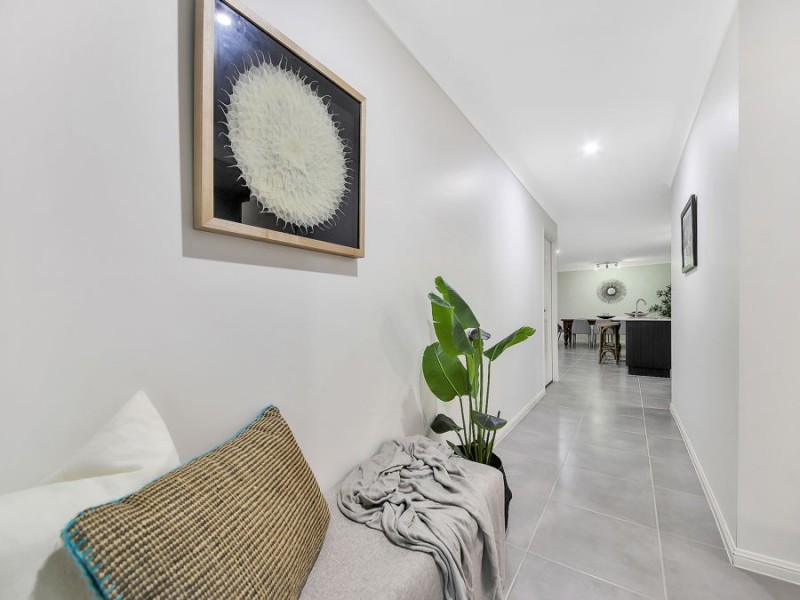 4 Ribblesdale Place, Gumdale QLD 4154