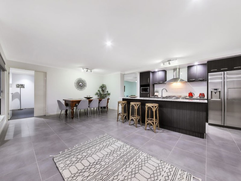 4 Ribblesdale Place, Gumdale QLD 4154