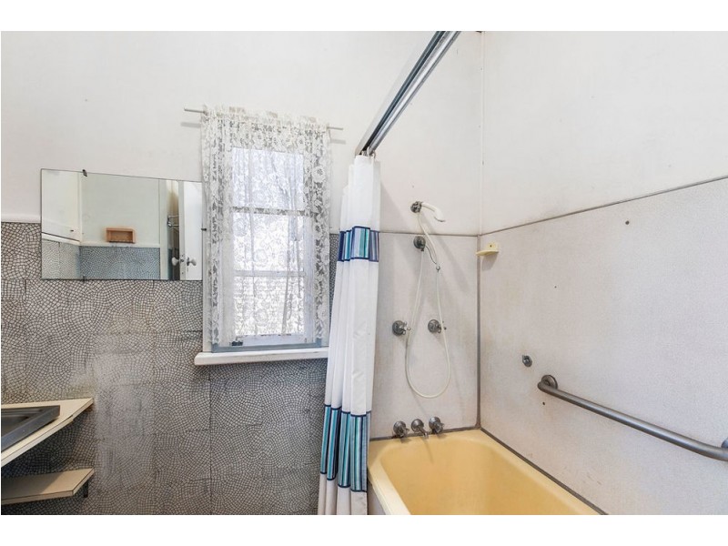 19 Gannon Avenue, Manly QLD 4179