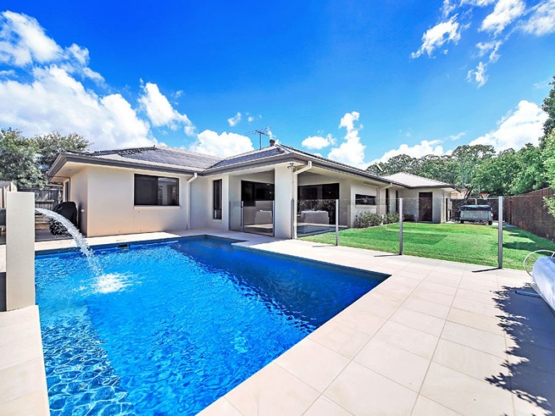 8 Blue Gum Place, Wakerley QLD 4154