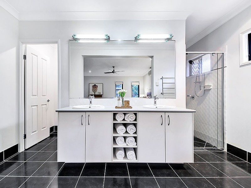 8 Blue Gum Place, Wakerley QLD 4154