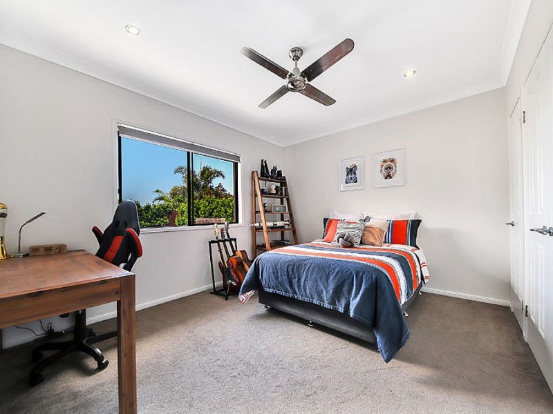 8 Blue Gum Place, Wakerley QLD 4154