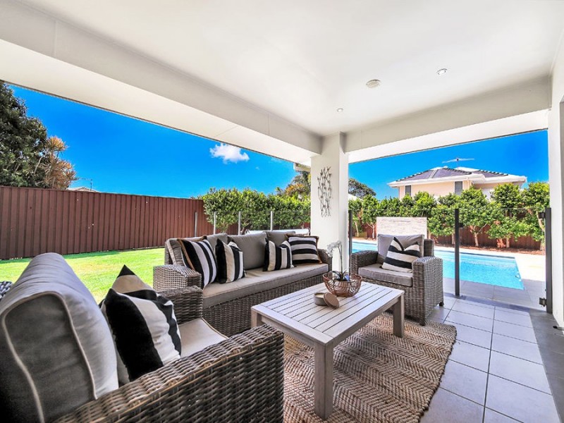 8 Blue Gum Place, Wakerley QLD 4154