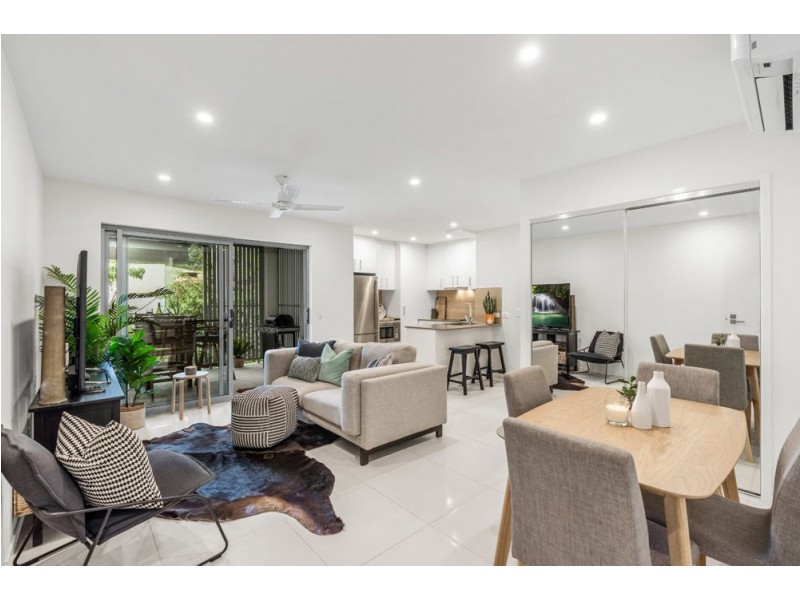 4/2 Little Bennett St, Norman Park QLD 4170
