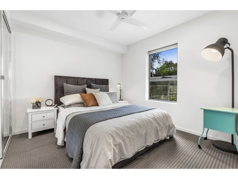 4/2 Little Bennett St, Norman Park QLD 4170