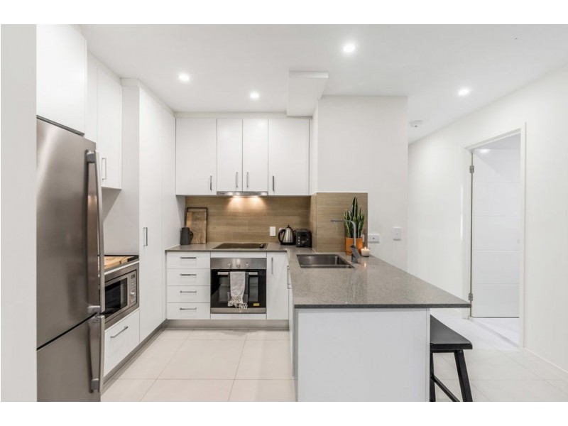 4/2 Little Bennett St, Norman Park QLD 4170